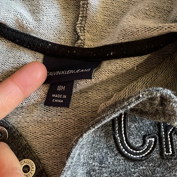 Bundle Calvin Klein & Carter’s 18M Toddler Baby Boy Kids Bodysuit Top Shorts EUC - Picture 5 of 8